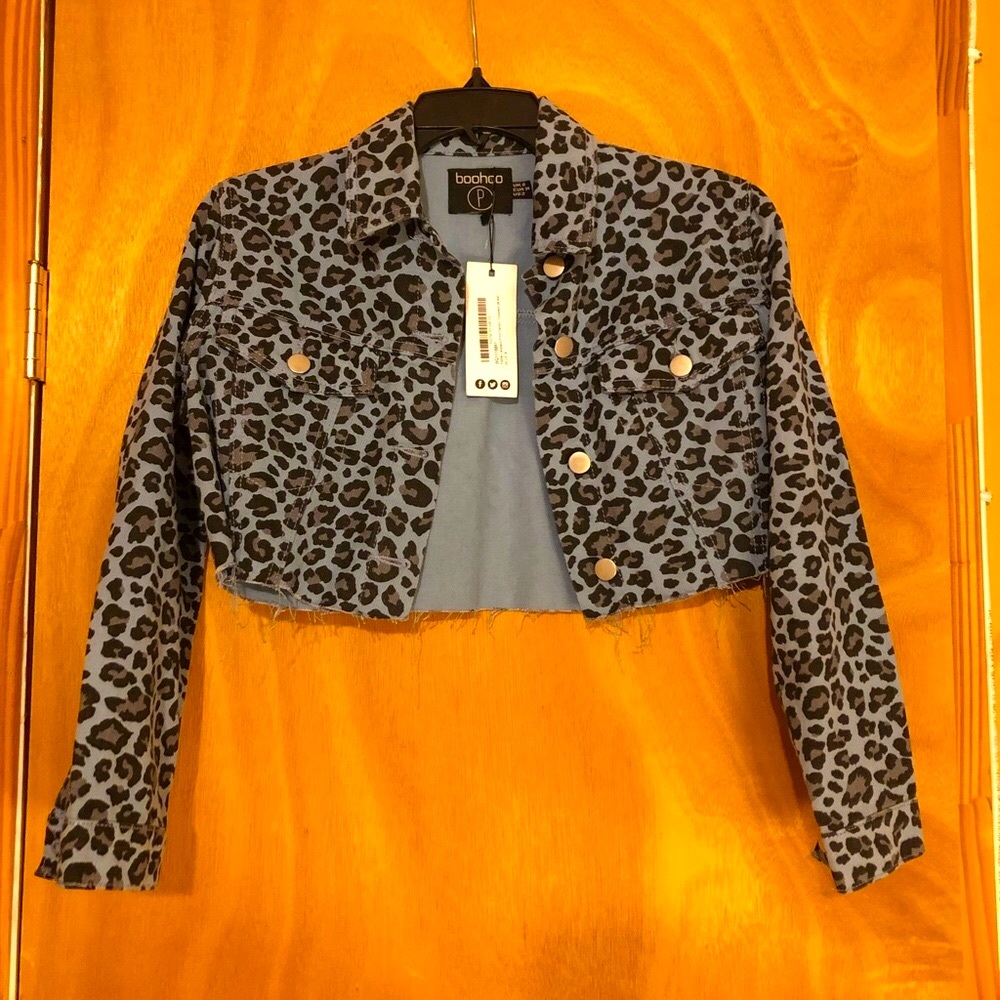 Boohoo Leopard Print Cropped Denim Jacket NWT